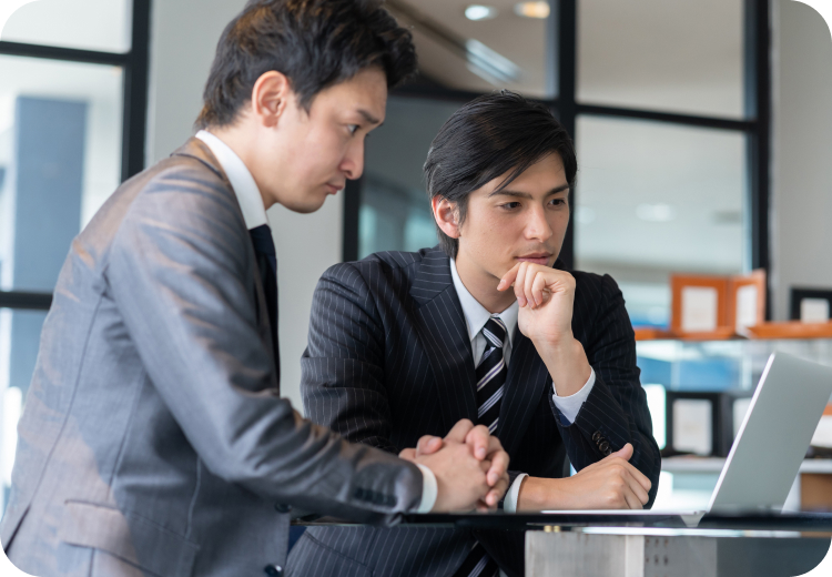 顧問弁護⼠との協議による対応